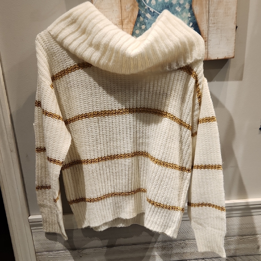 EUC AGB Women's Sz PXL Gold Striped Sweater Scooped Neck
